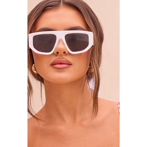 Lunettes de soleil blanches style vistière à monture transparente - PrettyLittleThing - Modalova