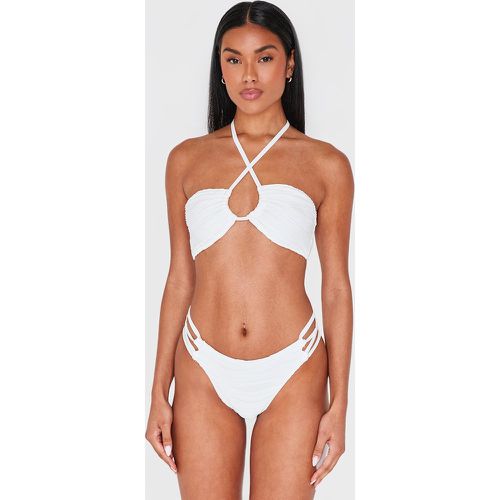 Top de maillot de bain texturé à dos nu - PrettyLittleThing - Modalova