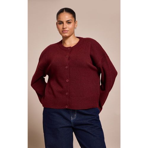Cardigan court boutonné en maille tricot grande taille | Taille Large - PrettyLittleThing - Modalova