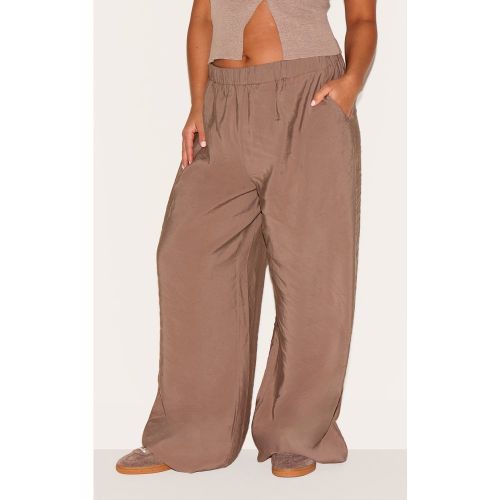 Plus Pantalon droit en peau de pêche tissée à taille élastique - PrettyLittleThing - Modalova