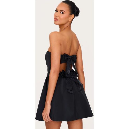 Mini robe droite à dos nu et noeud - PrettyLittleThing - Modalova