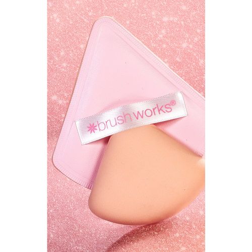 Brushworks Duo de houpettes triangulaires - PrettyLittleThing - Modalova