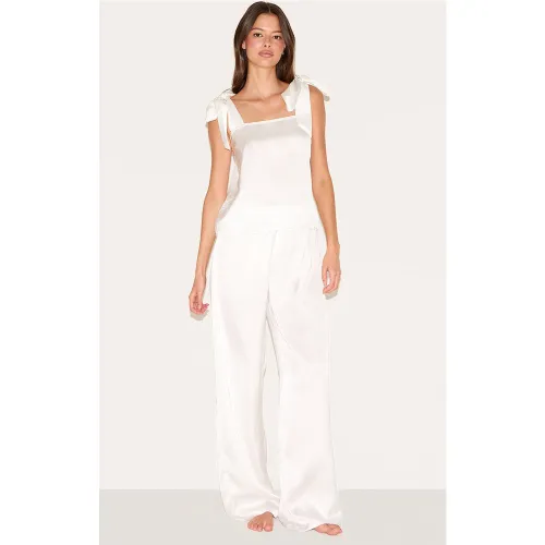 Ensemble de pyjama long caraco à ruban en matière satinée - PrettyLittleThing - Modalova