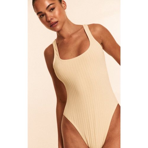 Maillot de bain texturé à rayures et col rond - PrettyLittleThing - Modalova