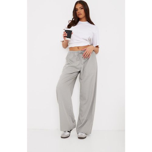 Pantalon gris pâle à rayures fines tissé à taille basse et cordons ajustables - PrettyLittleThing - Modalova