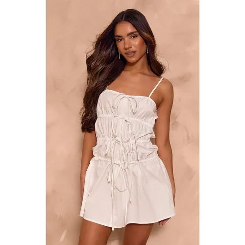 Robe bustier droite blanche élastique à détail noeud - PrettyLittleThing - Modalova