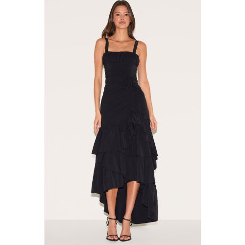 Robe longue à bretelles et détails froncés - PrettyLittleThing - Modalova