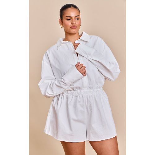 Plus Combishort jupe-short style chemise en coton froncé à étages - PrettyLittleThing - Modalova