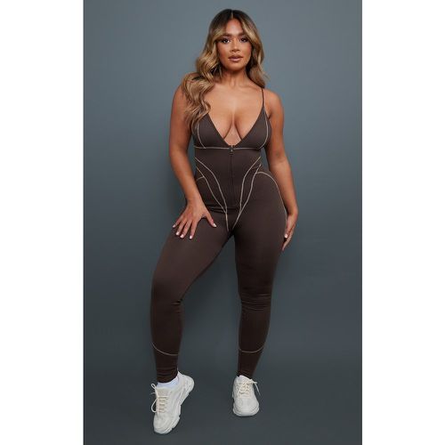 Shape Combinaison de sport chocolat à coutures contrastantes et zip détail badge - PrettyLittleThing - Modalova