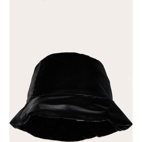 Femme Bob en mylon brillant noir - PrettyLittleThing - Modalova