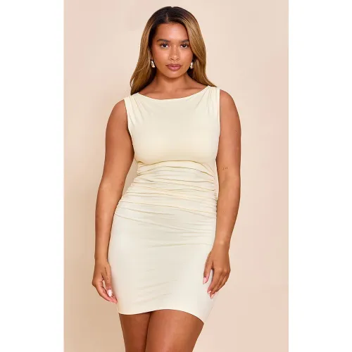 Shape Mini robe en Sculpt froncée sur les côtés à col bateau et soutien-gorge intégré - PrettyLittleThing - Modalova