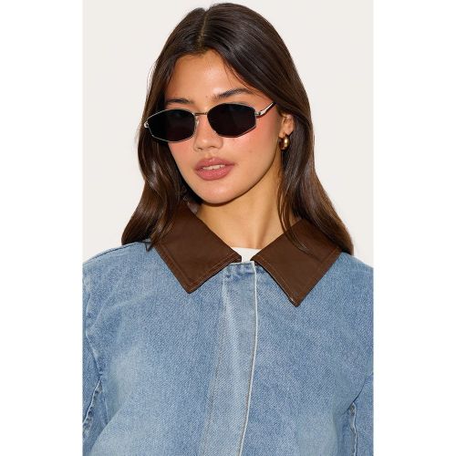 Lunettes de soleil fines rondes à verres noirs - PrettyLittleThing - Modalova