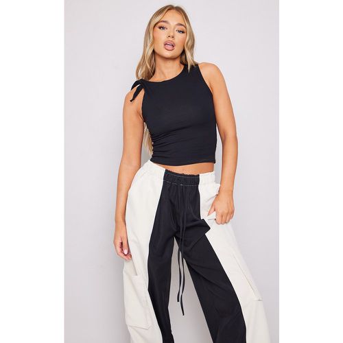 Crop top à dos nageur et épaules nouées - PrettyLittleThing - Modalova