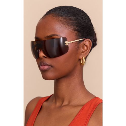 Lunettes de soleil oversize style visière autour des yeux - PrettyLittleThing - Modalova
