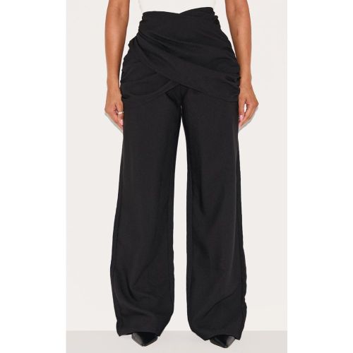 Shape Pantalon de tailleur large à taille haute et détails superposés en V - PrettyLittleThing - Modalova