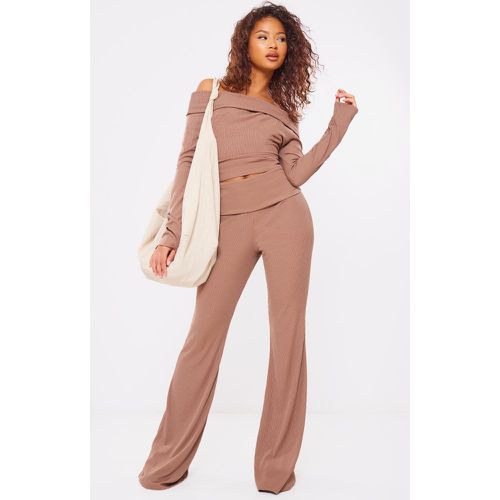 Pantalon flare côtelé café au lait à taille basse repliée - PrettyLittleThing - Modalova