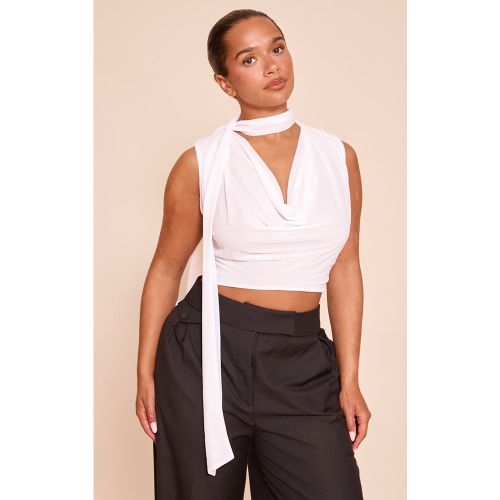 Shape Top en mousseline de soie blanche sans manches à détail foulard | Taille 48 - PrettyLittleThing - Modalova