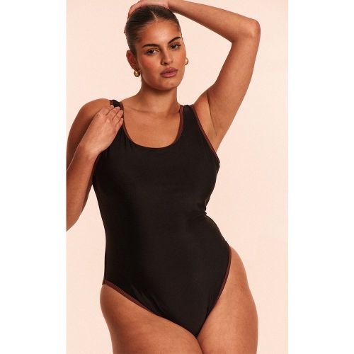 Plus Maillot de bain à lisérés contrastants et lisérés contrastants - PrettyLittleThing - Modalova