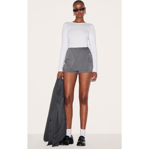 Jupe-short de tailleur portefeuille tissée gris anthacite - PrettyLittleThing - Modalova