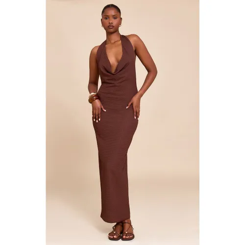 Robe longue texturée sans manches à dos nu échancré - PrettyLittleThing - Modalova