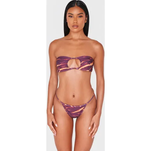 Haut de maillot de bain bandeau imprimé abstrait à découpe - PrettyLittleThing - Modalova