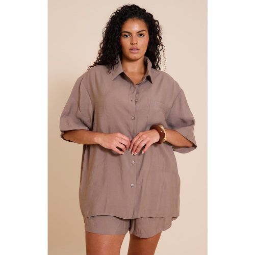 Plus Chemise à boutons - PrettyLittleThing - Modalova
