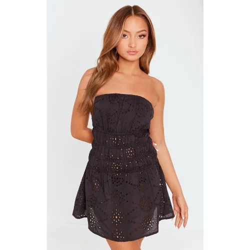 Petite Robe droite bustier brodée froncée - PrettyLittleThing - Modalova