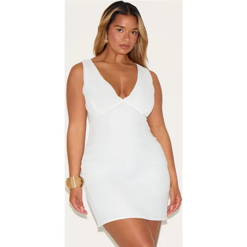 Shape Mini robe en mousseline de soie blanche à décolleté devant - PrettyLittleThing - Modalova