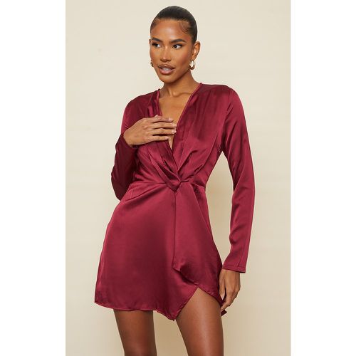 Robe cache-coeur satinée à manches longues - PrettyLittleThing - Modalova