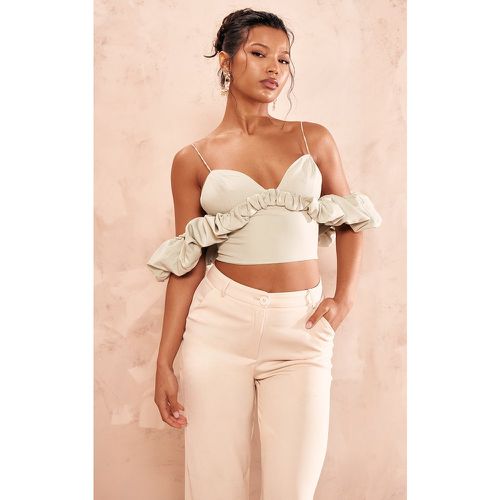 Crop top volanté à col bardot - PrettyLittleThing - Modalova