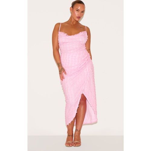 Plus Robe mi-longue en dentelle à col bénitier et lacets dans le dos - PrettyLittleThing - Modalova