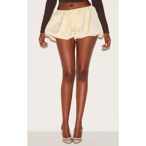 Mini short bouffant crème au beurre - PrettyLittleThing - Modalova