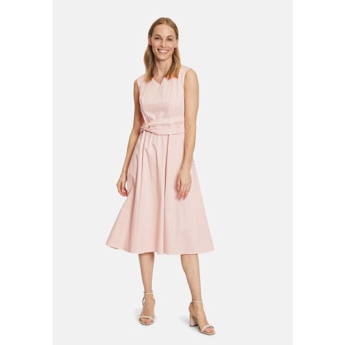Robe longueur midi sans manches - BETTY & CO - Modalova