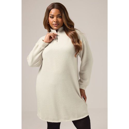 Robe Pull Côtelée À Col Zippé Crème Size 46 - Yours - Modalova