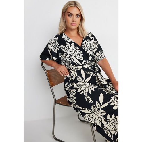 Curve Black Floral Print Textured Wrap Dress, Grande Taille & Courbes - Yours - Modalova