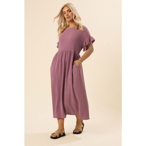 Robe Longue Texturée À Volants Roses Size 44 - Yours - Modalova