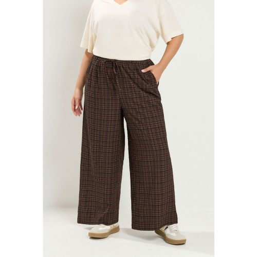 Pantalon Large Marron Chocolat À Carreaux Vichy Texturé Size Short > 54-56 - Yours - Modalova