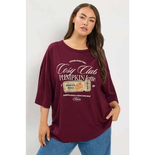 Tshirt Rouge À Imprimé Graphique « Cosy Club Pumpkin Latte » Size 42 - Yours - Modalova
