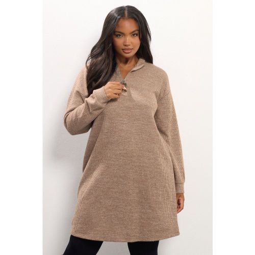 Robe Pull Côtelée Marron Naturel À Fermeture Éclair Quart De Tour Size 50-52 - Yours - Modalova