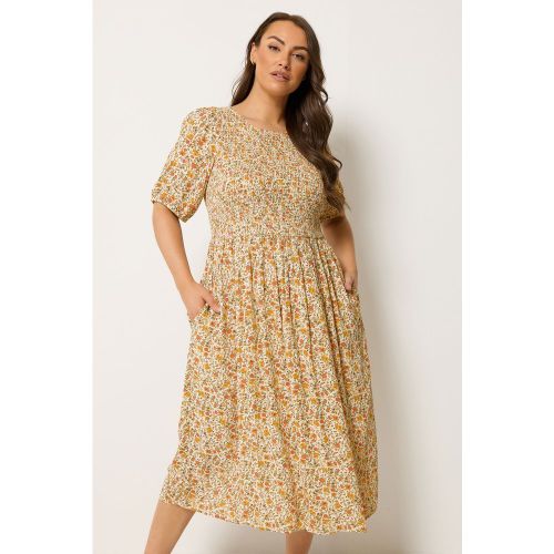 Robe Smockée Jaune À Petites Fleurs Size 50-52 - Yours - Modalova