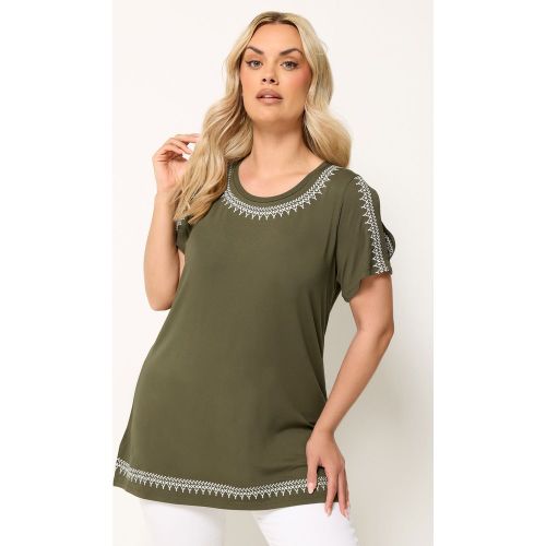 Tshirt Vert À Bordures Brodées Size 46 - Yours - Modalova