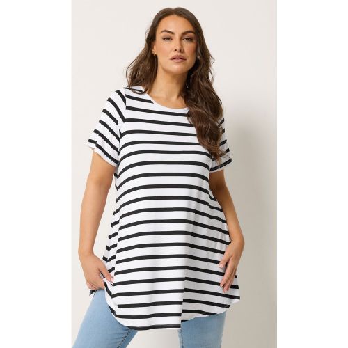 Tshirt Trapèze Noir À Rayures Size 48 - Yours - Modalova
