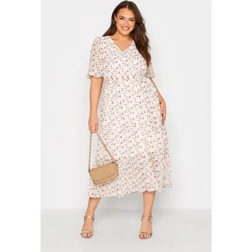 Robe Maxi Blanche Smocké Petite Fleurs , Grande Taille & Courbes - Yours London - Modalova