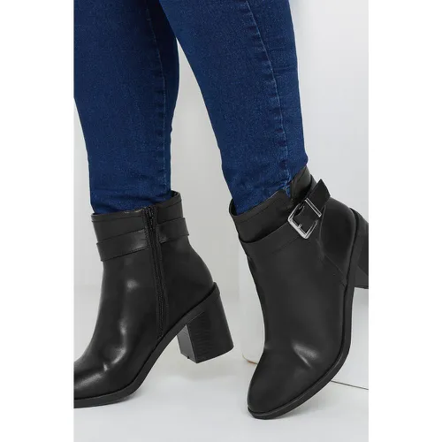 Black Block Heel Buckle Boot In Wide eee Fit - Yours - Modalova