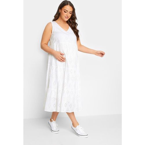 Maternity Robe Midi Blanche Broderie Anglaise - Bump It Up - Modalova