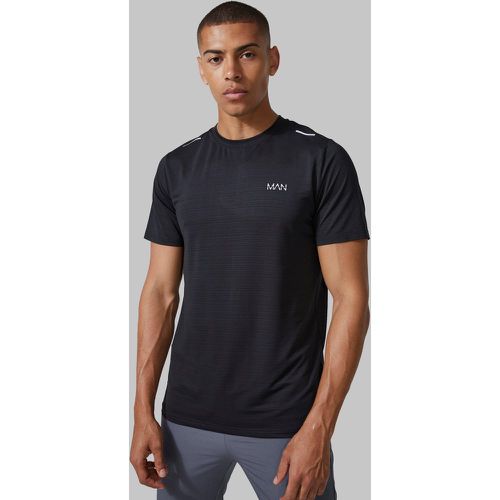 T-shirt de sport léger performance - MAN Active homme - L - Boohooman - Modalova