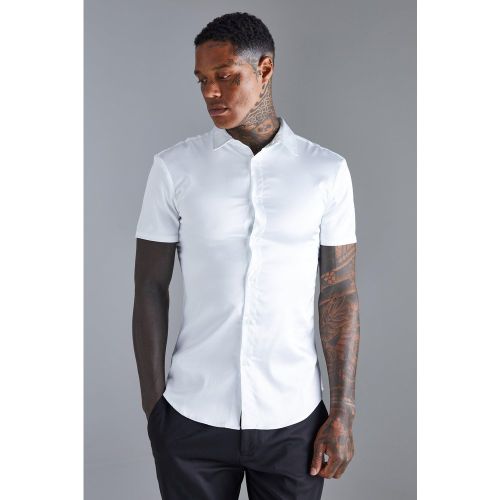Chemise satinée cintrée à manches courtes - S - Boohooman - Modalova