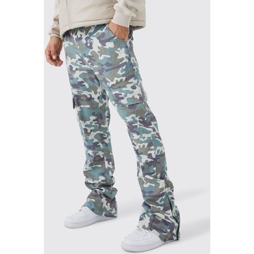 Pantalon flare délavé à imprimé camouflage - 28 - Boohooman - Modalova