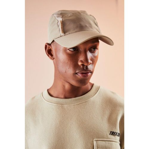 Casquette à empiècement en mesh - Active Trek - ONE SIZE - Boohooman - Modalova