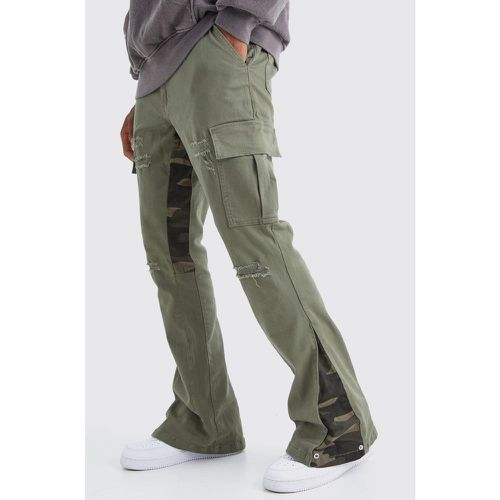 Pantalon flare slim déchiré et réparé à imprimé camouflage - 28 - Boohooman - Modalova